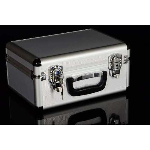 Poker kufor DELUXE 300 laserových žetónov + príslušenstvo Poker kufor DELUXE 300 laserových žetónov + príslušenstvo
